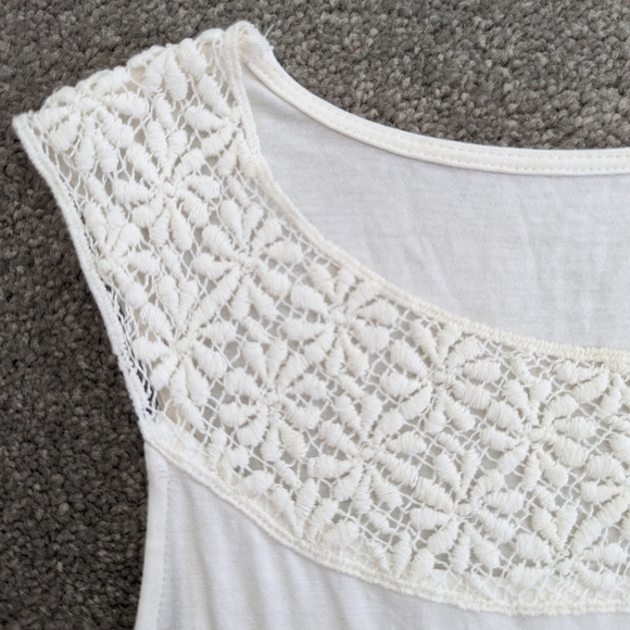 LIZ Claiborne white crochet neck tank top Medium - Picture 4 of 9
